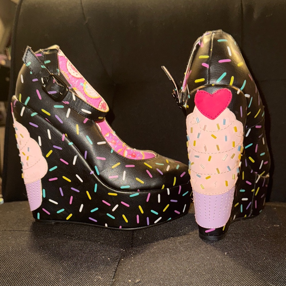 Iron Fist Baker’s Dozen wedge heels - Picture 1 of 9